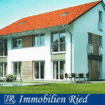 Neubau einer voll unterkellerten DHH mit großem Grund in Toplage am Kurpark in Prien am Chiemsee Neubau einer voll unterkellerten DHH mit großem Grund in Toplage am Kurpark in Prien am Chiemsee